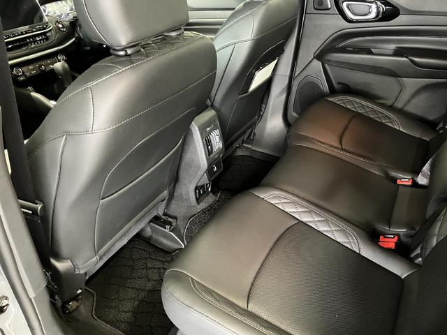 ジープ・コマンダー リミテッド 新車保証継承 整備付 4WD LEDヘッドライト LEDフロントフォグランプ 純正ナビ ETC アダプティブクルーズコントロール ブラインドスポットモニター アップルカープレイ アンドロイドオート(24枚目)