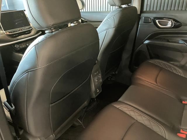 �O�Ȃ̌��ɂ͎��[�X�y�[�X���������܂��B