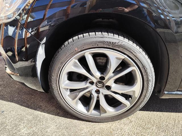 ＤＳ４ スポーツシック　ターボ　６速マニュアル　ＥＴＣ　純正１８インチアルミホイール　クルコン（25枚目）