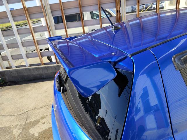 スイフト スポーツ　モンスターＣＰＵ　モンスターリアスポイラー　ＢＬＩＴＺ車高調　ＥＴＣ　ディスプレイオーディオ社外シフトノブ　ＡＭＥ　ＴＲＡＣＥＲ１６インチアルミホイール　ＰＯＴＥＮＺＡ　ＲＥ００４　１９５／５０－１６（22枚目）