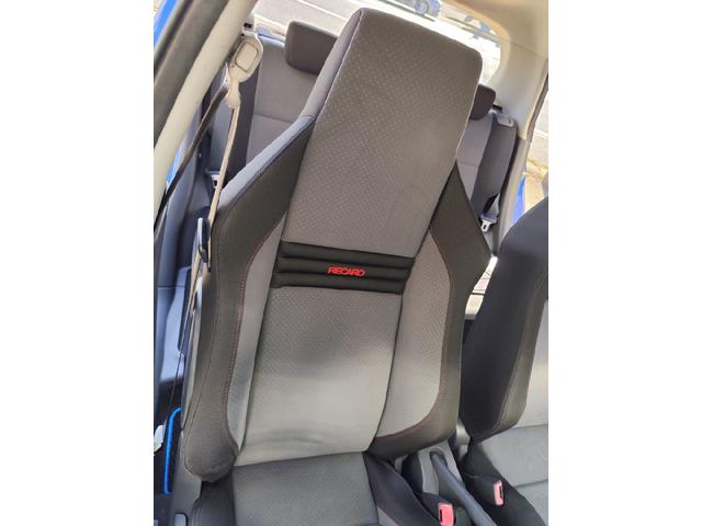 スイフト スポーツ　モンスターＣＰＵ　モンスターリアスポイラー　ＢＬＩＴＺ車高調　ＥＴＣ　ディスプレイオーディオ社外シフトノブ　ＡＭＥ　ＴＲＡＣＥＲ１６インチアルミホイール　ＰＯＴＥＮＺＡ　ＲＥ００４　１９５／５０－１６（33枚目）