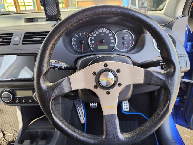 スイフト スポーツ　モンスターＣＰＵ　モンスターリアスポイラー　ＢＬＩＴＺ車高調　ＥＴＣ　ディスプレイオーディオ社外シフトノブ　ＡＭＥ　ＴＲＡＣＥＲ１６インチアルミホイール　ＰＯＴＥＮＺＡ　ＲＥ００４　１９５／５０－１６（45枚目）