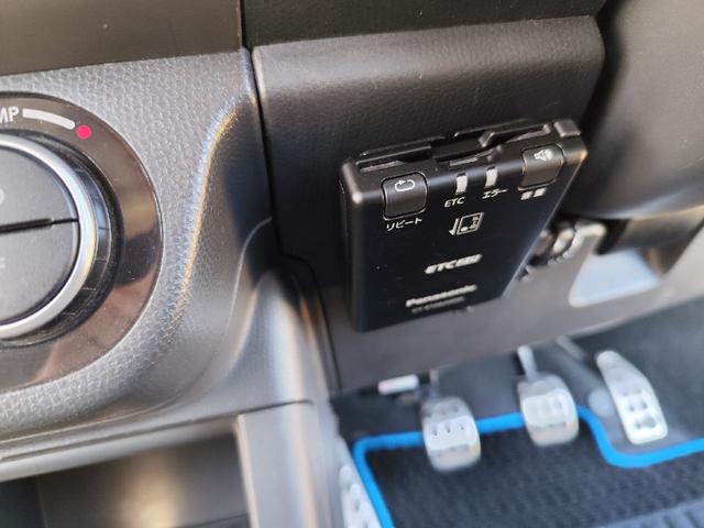 スイフト スポーツ　モンスターＣＰＵ　モンスターリアスポイラー　ＢＬＩＴＺ車高調　ＥＴＣ　ディスプレイオーディオ社外シフトノブ　ＡＭＥ　ＴＲＡＣＥＲ１６インチアルミホイール　ＰＯＴＥＮＺＡ　ＲＥ００４　１９５／５０－１６（48枚目）