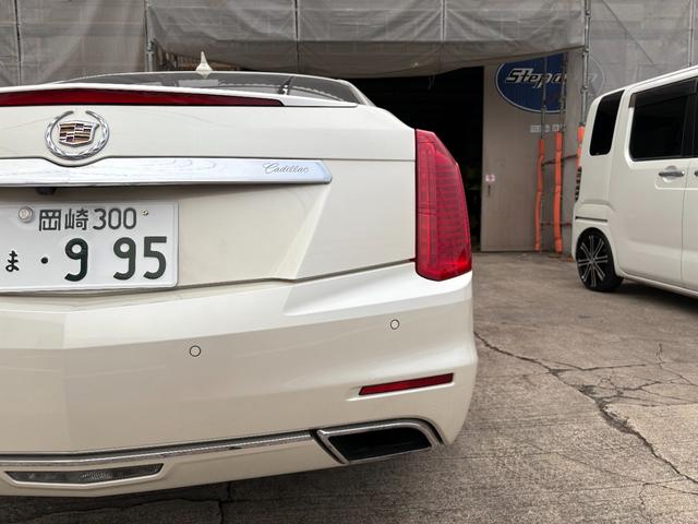 キャデラックCTS エレガンス 車検R9年8月まで/タイヤ・ブレーキパッド前後新品/社外18インチアルミ/ローダウン(車高調)/BOSEサウンドシステム/シートヒーター/シートベンチレーション/ステアリングヒーター/ガラスサンルーフ(9枚目)