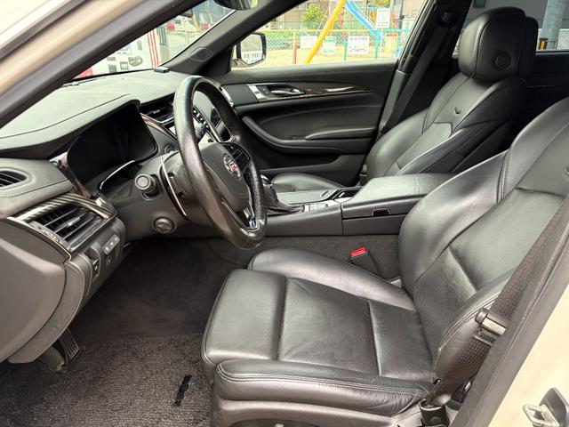 キャデラックCTS エレガンス 車検R9年8月まで/タイヤ・ブレーキパッド前後新品/社外18インチアルミ/ローダウン(車高調)/BOSEサウンドシステム/シートヒーター/シートベンチレーション/ステアリングヒーター/ガラスサンルーフ(16枚目)