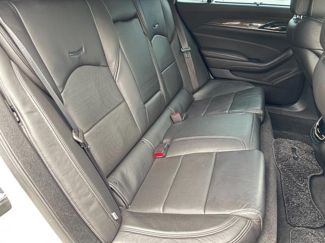 キャデラックCTS エレガンス 車検R9年8月まで/タイヤ・ブレーキパッド前後新品/社外18インチアルミ/ローダウン(車高調)/BOSEサウンドシステム/シートヒーター/シートベンチレーション/ステアリングヒーター/ガラスサンルーフ(19枚目)