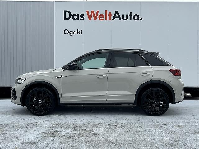 Ｔ－ロック ＴＤＩ　４モーション　Ｒライン　ブラックスタイル　電動テールゲート　ナビゲーションシステム　渋滞時追従支援システム　パークディスタンスコントロール　ＡＣＣ　レーンチェンジアシストシステム　リヤビューカメラ　マトリックスＬＥＤヘッドライト（8枚目）