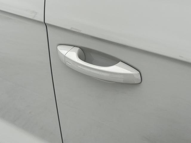 Ｔ－ロック ＴＤＩ　４モーション　Ｒライン　ブラックスタイル　電動テールゲート　ナビゲーションシステム　渋滞時追従支援システム　パークディスタンスコントロール　ＡＣＣ　レーンチェンジアシストシステム　リヤビューカメラ　マトリックスＬＥＤヘッドライト（15枚目）