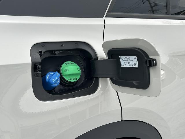 Ｔ－ロック ＴＤＩ　４モーション　Ｒライン　ブラックスタイル　電動テールゲート　ナビゲーションシステム　渋滞時追従支援システム　パークディスタンスコントロール　ＡＣＣ　レーンチェンジアシストシステム　リヤビューカメラ　マトリックスＬＥＤヘッドライト（16枚目）