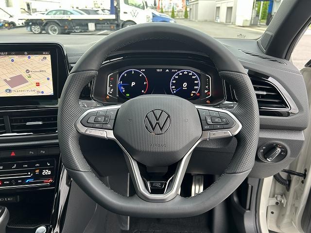 Ｔ－ロック ＴＤＩ　４モーション　Ｒライン　ブラックスタイル　電動テールゲート　ナビゲーションシステム　渋滞時追従支援システム　パークディスタンスコントロール　ＡＣＣ　レーンチェンジアシストシステム　リヤビューカメラ　マトリックスＬＥＤヘッドライト（22枚目）