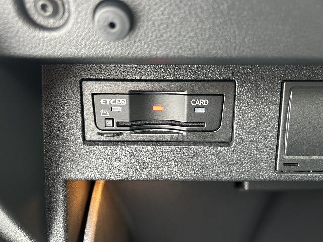 Ｔ－ロック ＴＤＩ　４モーション　Ｒライン　ブラックスタイル　電動テールゲート　ナビゲーションシステム　渋滞時追従支援システム　パークディスタンスコントロール　ＡＣＣ　レーンチェンジアシストシステム　リヤビューカメラ　マトリックスＬＥＤヘッドライト（41枚目）