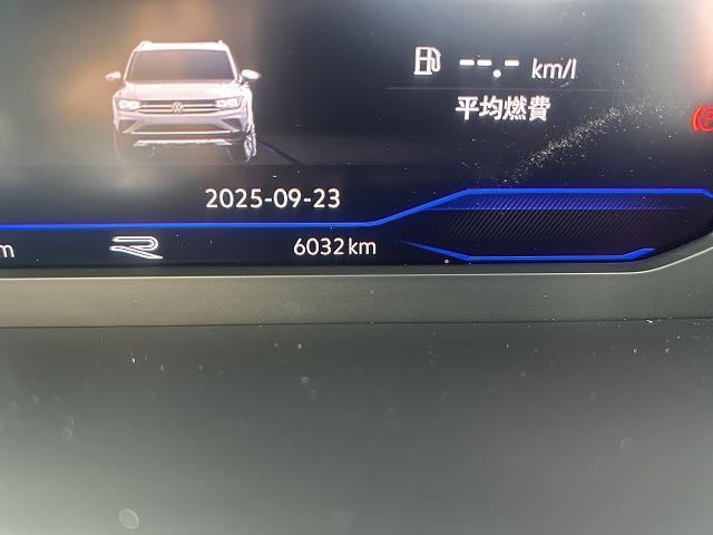 ティグアン ＴＳＩ　４モーション　Ｒライン　電動テールゲート　ナビゲーションシステム　アラウンドビューカメラ　ＡＣＣ　レーンチェンジアシストシステム　プリクラッシュブレーキシステム　マトリックスＬＥＤヘッドライト（9枚目）