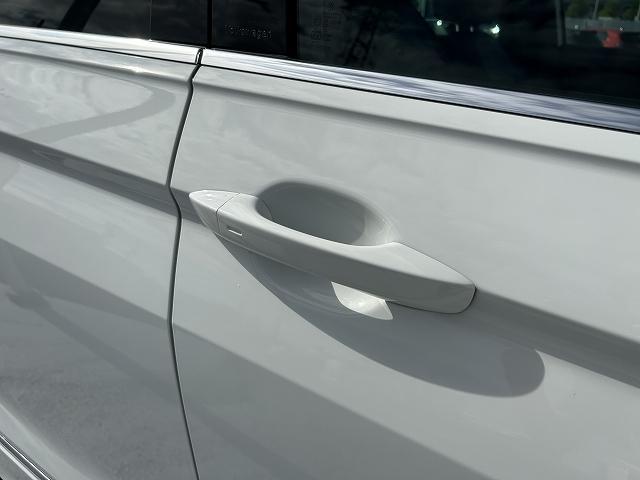 ティグアン ＴＳＩ　４モーション　Ｒライン　電動テールゲート　ナビゲーションシステム　アラウンドビューカメラ　ＡＣＣ　レーンチェンジアシストシステム　プリクラッシュブレーキシステム　マトリックスＬＥＤヘッドライト（16枚目）