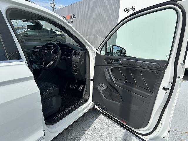 ティグアン ＴＳＩ　４モーション　Ｒライン　電動テールゲート　ナビゲーションシステム　アラウンドビューカメラ　ＡＣＣ　レーンチェンジアシストシステム　プリクラッシュブレーキシステム　マトリックスＬＥＤヘッドライト（21枚目）