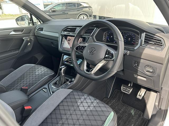 ティグアン ＴＳＩ　４モーション　Ｒライン　電動テールゲート　ナビゲーションシステム　アラウンドビューカメラ　ＡＣＣ　レーンチェンジアシストシステム　プリクラッシュブレーキシステム　マトリックスＬＥＤヘッドライト（24枚目）