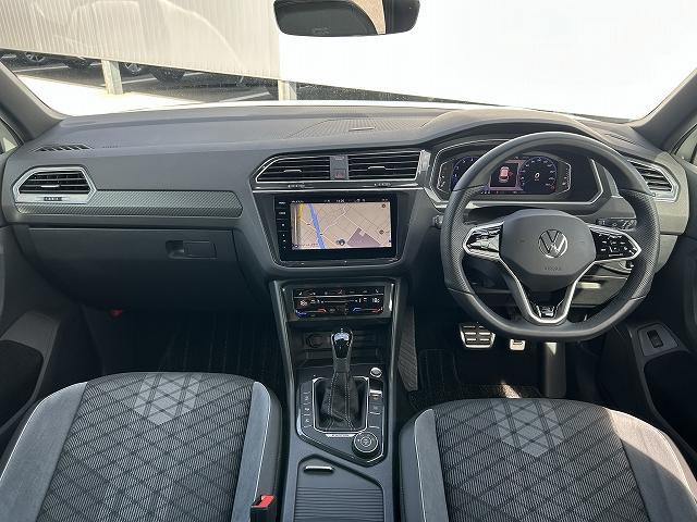 ティグアン ＴＳＩ　４モーション　Ｒライン　電動テールゲート　ナビゲーションシステム　アラウンドビューカメラ　ＡＣＣ　レーンチェンジアシストシステム　プリクラッシュブレーキシステム　マトリックスＬＥＤヘッドライト（25枚目）