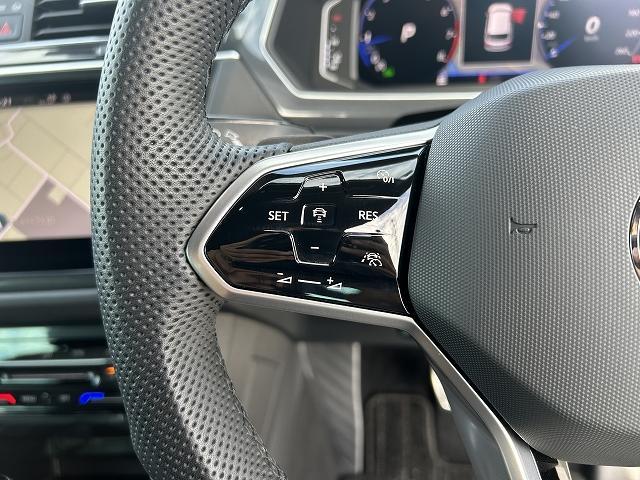 ティグアン ＴＳＩ　４モーション　Ｒライン　電動テールゲート　ナビゲーションシステム　アラウンドビューカメラ　ＡＣＣ　レーンチェンジアシストシステム　プリクラッシュブレーキシステム　マトリックスＬＥＤヘッドライト（27枚目）