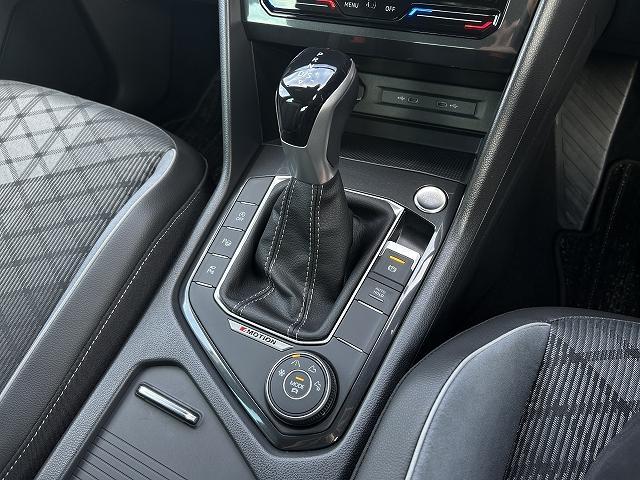 ティグアン ＴＳＩ　４モーション　Ｒライン　電動テールゲート　ナビゲーションシステム　アラウンドビューカメラ　ＡＣＣ　レーンチェンジアシストシステム　プリクラッシュブレーキシステム　マトリックスＬＥＤヘッドライト（36枚目）