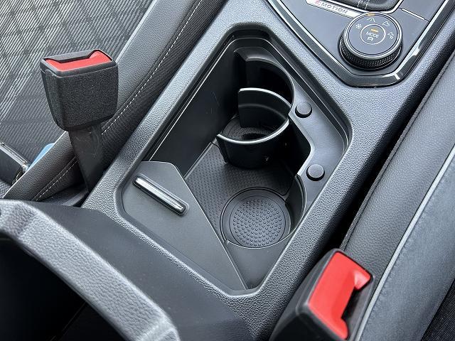 ティグアン ＴＳＩ　４モーション　Ｒライン　電動テールゲート　ナビゲーションシステム　アラウンドビューカメラ　ＡＣＣ　レーンチェンジアシストシステム　プリクラッシュブレーキシステム　マトリックスＬＥＤヘッドライト（38枚目）