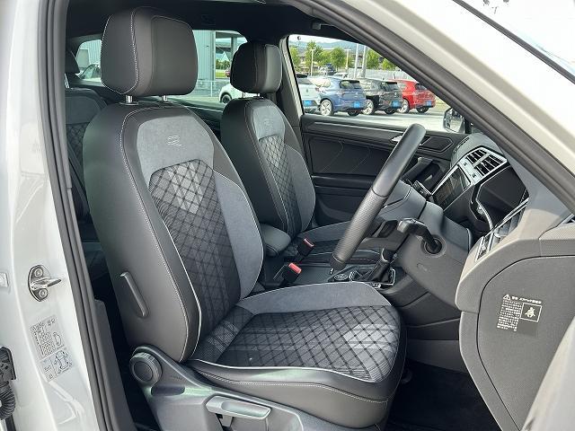 ティグアン ＴＳＩ　４モーション　Ｒライン　電動テールゲート　ナビゲーションシステム　アラウンドビューカメラ　ＡＣＣ　レーンチェンジアシストシステム　プリクラッシュブレーキシステム　マトリックスＬＥＤヘッドライト（42枚目）