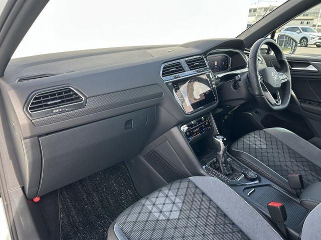 ティグアン ＴＳＩ　４モーション　Ｒライン　電動テールゲート　ナビゲーションシステム　アラウンドビューカメラ　ＡＣＣ　レーンチェンジアシストシステム　プリクラッシュブレーキシステム　マトリックスＬＥＤヘッドライト（43枚目）