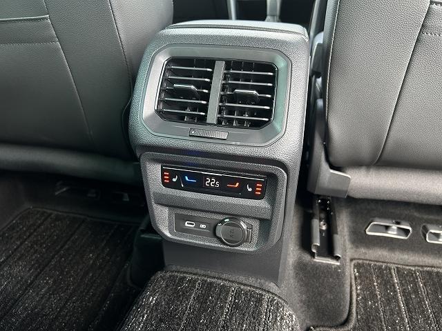 ティグアン ＴＳＩ　４モーション　Ｒライン　電動テールゲート　ナビゲーションシステム　アラウンドビューカメラ　ＡＣＣ　レーンチェンジアシストシステム　プリクラッシュブレーキシステム　マトリックスＬＥＤヘッドライト（47枚目）