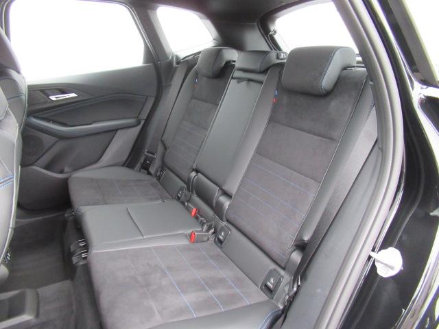 後部座席の方もゆったり乗車可能です！