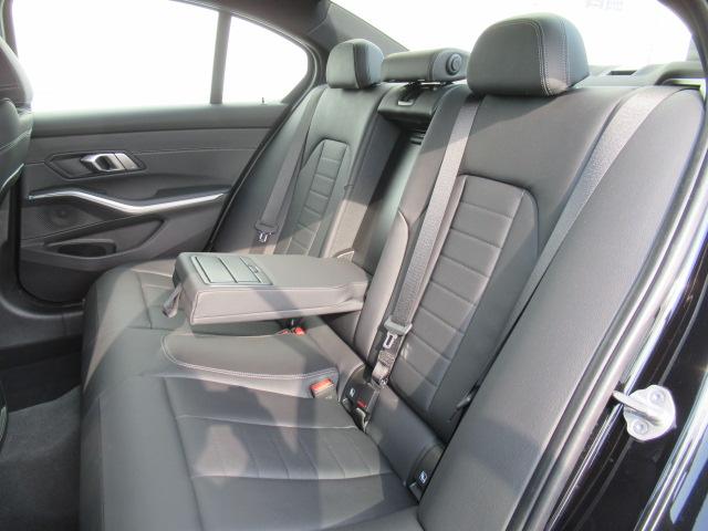 ３シリーズ ３２０ｄ　ｘＤｒｉｖｅＭスポーツハイラインパッケージ　コンフォートパッケージ／ハイラインパッケージ／１９ＡＷ　／ブラックレザーシート／ＬＥＤヘッドライト／全方位カメラ／１オーナー（30枚目）