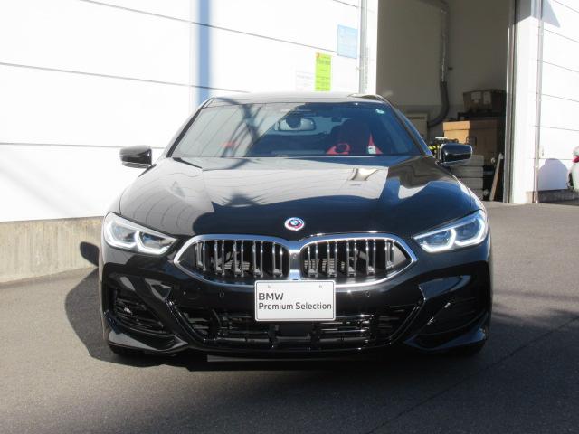 ８シリーズ ８４０ｉ　グランクーペ　エクスクルーシブ　Ｍスポーツ　赤／黒レザーシート／パノラマサンルーフ／２０インチホイール／レーザーライト／Ｆベンチレーションシート／ソフトクローズドア（4枚目）