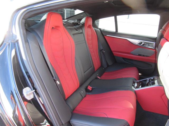 ８シリーズ ８４０ｉ　グランクーペ　エクスクルーシブ　Ｍスポーツ　赤／黒レザーシート／パノラマサンルーフ／２０インチホイール／レーザーライト／Ｆベンチレーションシート／ソフトクローズドア（33枚目）