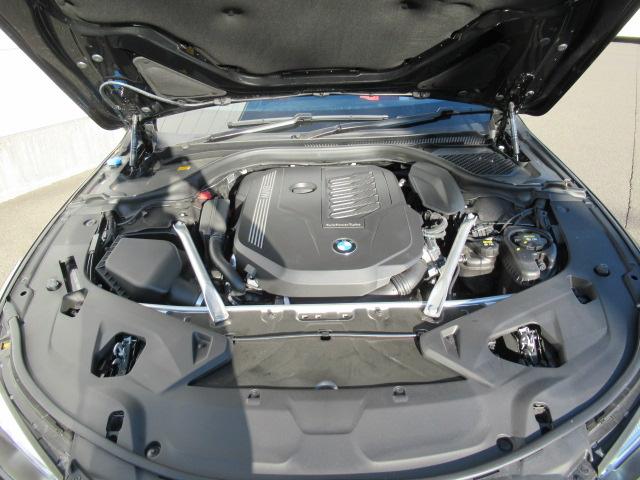 ８シリーズ ８４０ｉ　グランクーペ　エクスクルーシブ　Ｍスポーツ　赤／黒レザーシート／パノラマサンルーフ／２０インチホイール／レーザーライト／Ｆベンチレーションシート／ソフトクローズドア（45枚目）