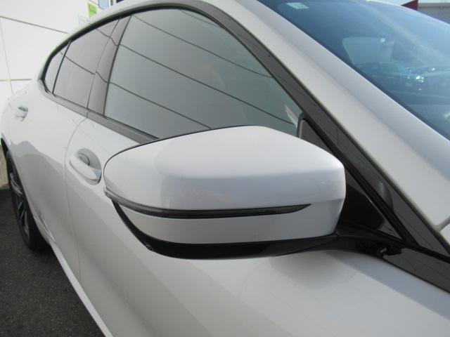 8シリーズ 840d xDrive グランクーペ Mスポーツ 赤/黒レザーシート/19インチホイール/全方位カメラ/純正TVチューナー/ベンチレーションシート/シートヒーター(12枚目)