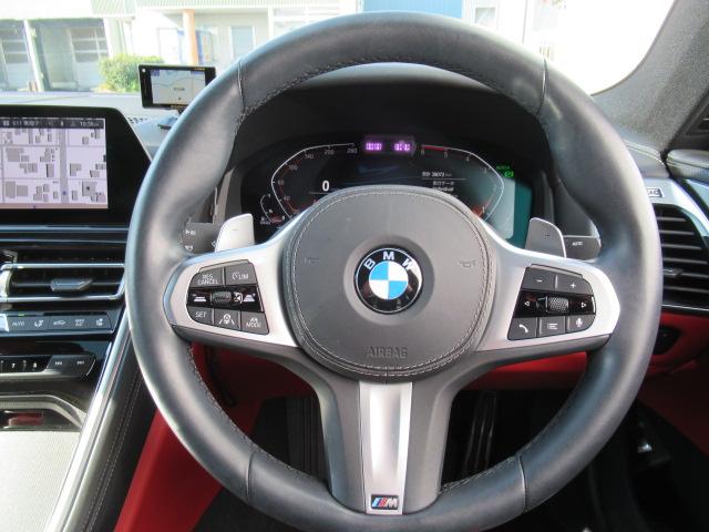 8シリーズ 840d xDrive グランクーペ Mスポーツ 赤/黒レザーシート/19インチホイール/全方位カメラ/純正TVチューナー/ベンチレーションシート/シートヒーター(25枚目)