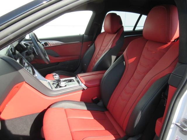 8シリーズ 840d xDrive グランクーペ Mスポーツ 赤/黒レザーシート/19インチホイール/全方位カメラ/純正TVチューナー/ベンチレーションシート/シートヒーター(29枚目)