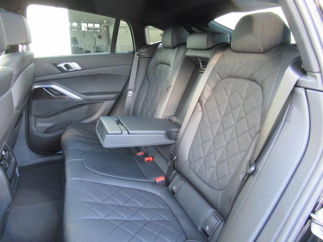 後部座席の方もゆったり乗車可能です！