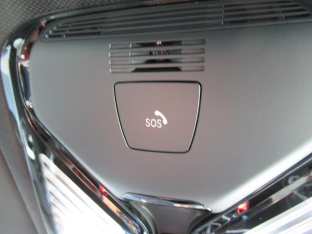 ＳＯＳコール装備です。緊急時は遠慮なく押してください。ＢＭＷメーカーエマージェンシーに直結致します。