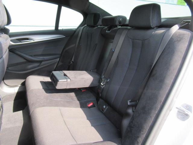 後部座席の方もゆったり乗車可能です！