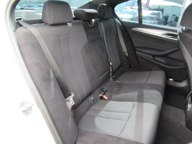 後部座席の方もゆったり乗車可能です！