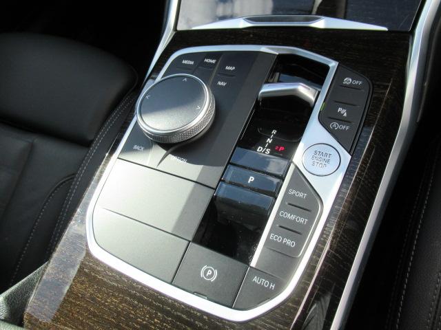 �V���ɃX�C�b�`���̃Z���N�g���o�[���̗p�B