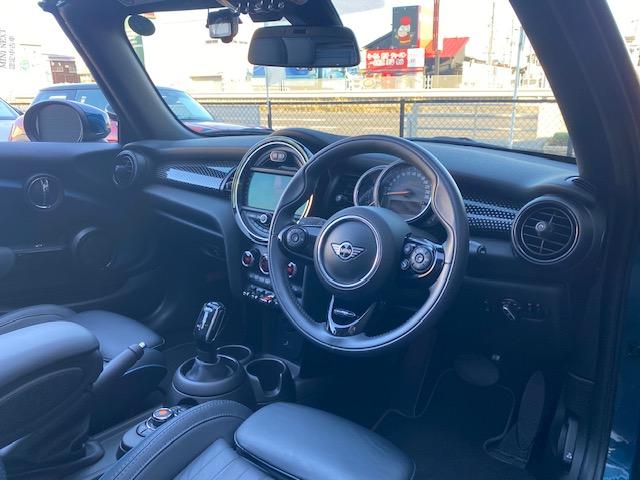 MINI クーパー コンバーチブル サイドウォークエディション 17AW 限定車サイドウォーク ラグナブルー レザーシート ワンオーナー 禁煙 認定中古車(15枚目)