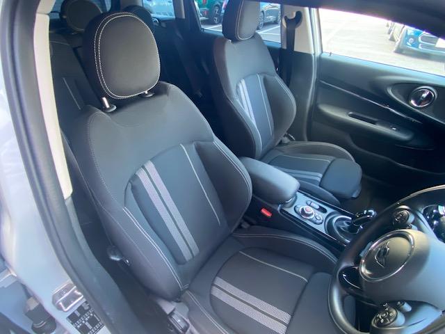 MINI クーパーS クラブマン 17AW ホワイトシルバー スポーツシート クーパーS クラブマン 地デジ付 LEDヘッドライト UKテールランプ Bカメラ+PDC ACC 純正ナビ ワンオーナー 禁煙 認定中古車(16枚目)