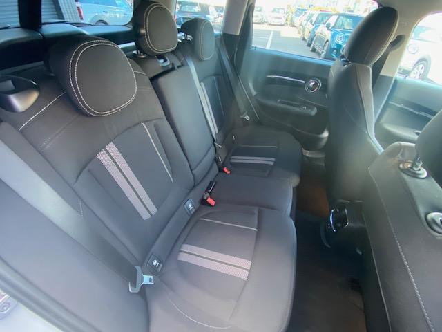 MINI クーパーS クラブマン 17AW ホワイトシルバー スポーツシート クーパーS クラブマン 地デジ付 LEDヘッドライト UKテールランプ Bカメラ+PDC ACC 純正ナビ ワンオーナー 禁煙 認定中古車(18枚目)