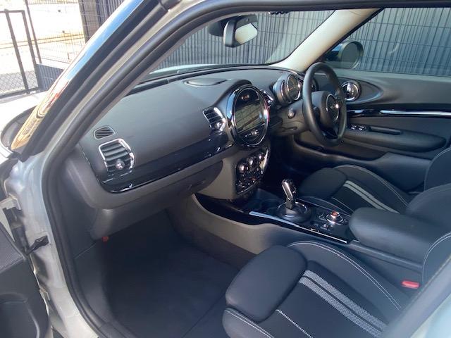 MINI クーパーS クラブマン 17AW ホワイトシルバー スポーツシート クーパーS クラブマン 地デジ付 LEDヘッドライト UKテールランプ Bカメラ+PDC ACC 純正ナビ ワンオーナー 禁煙 認定中古車(20枚目)