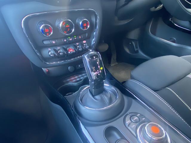 MINI クーパーS クラブマン 17AW ホワイトシルバー スポーツシート クーパーS クラブマン 地デジ付 LEDヘッドライト UKテールランプ Bカメラ+PDC ACC 純正ナビ ワンオーナー 禁煙 認定中古車(21枚目)