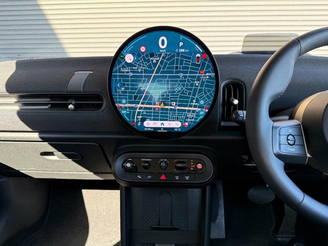 MINI クーパーC クラシック・トリム 16AW クラシックトリム 純正ナビ バックカメラ シートヒーター パーキングアシスト コンフォートアクセス デモカー使用 禁煙(29枚目)