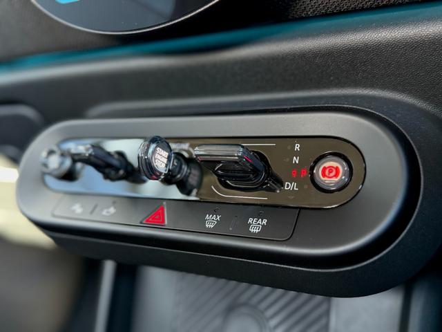 MINI クーパーC クラシック・トリム 16AW クラシックトリム 純正ナビ バックカメラ シートヒーター パーキングアシスト コンフォートアクセス デモカー使用 禁煙(34枚目)