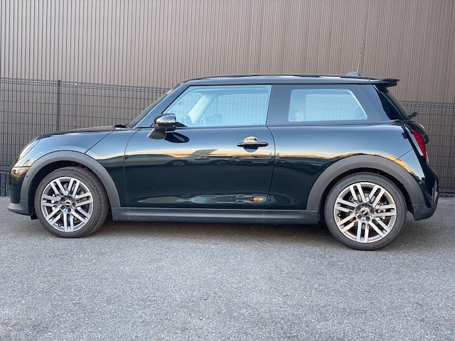 MINI クーパーS クラシック・トリム 17AW クラシックトリム クーパーS ミッドナイトB 全方位モニター アシストブレーキ ACC LEDヘッドライト デモカー 禁煙 認定中古車(6枚目)