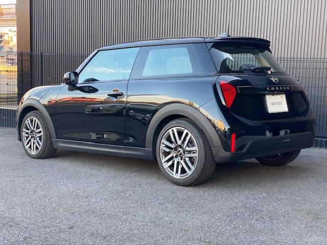 MINI クーパーS クラシック・トリム 17AW クラシックトリム クーパーS ミッドナイトB 全方位モニター アシストブレーキ ACC LEDヘッドライト デモカー 禁煙 認定中古車(7枚目)