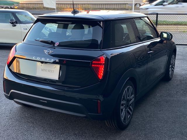 MINI クーパーS クラシック・トリム 17AW クラシックトリム クーパーS ミッドナイトB 全方位モニター アシストブレーキ ACC LEDヘッドライト デモカー 禁煙 認定中古車(11枚目)