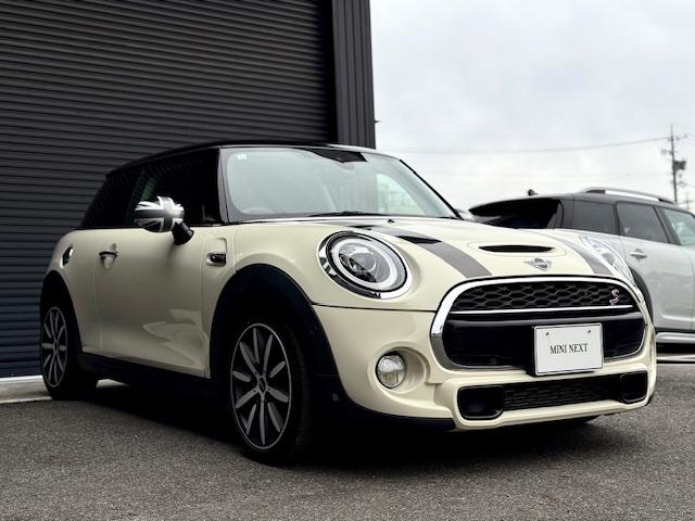 MINI クーパーS 17AW ペッパーホワイト モルトブラウンレザーシート クーパーS Bカメラ+PDC シートヒーター ACC LEDヘッドライト ワンオーナー 禁煙 認定中古車(9枚目)